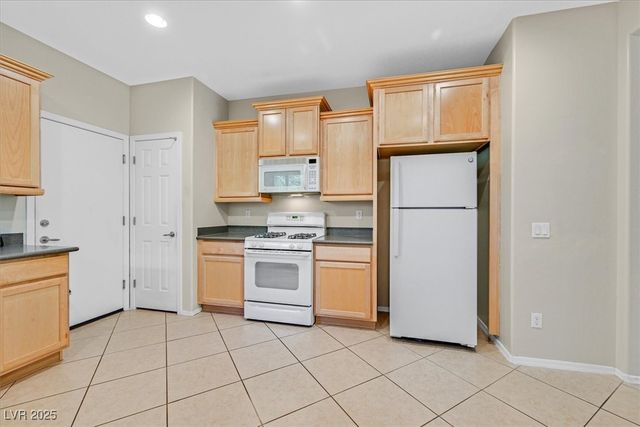 6097 FALCONER Avenue, Las Vegas, NV 89122