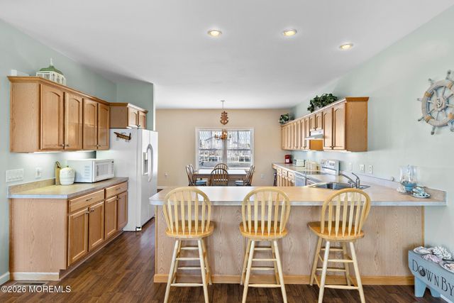 67 Glenn Drive, Manahawkin, NJ 08050