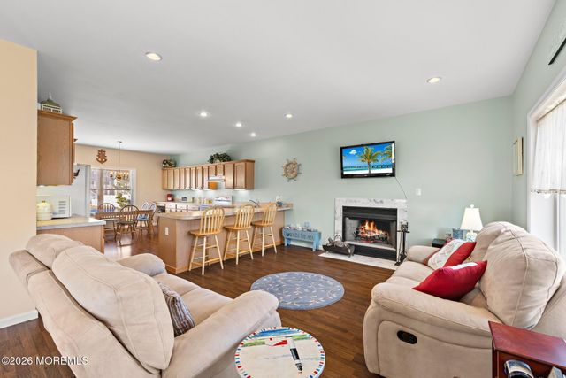 67 Glenn Drive, Manahawkin, NJ 08050