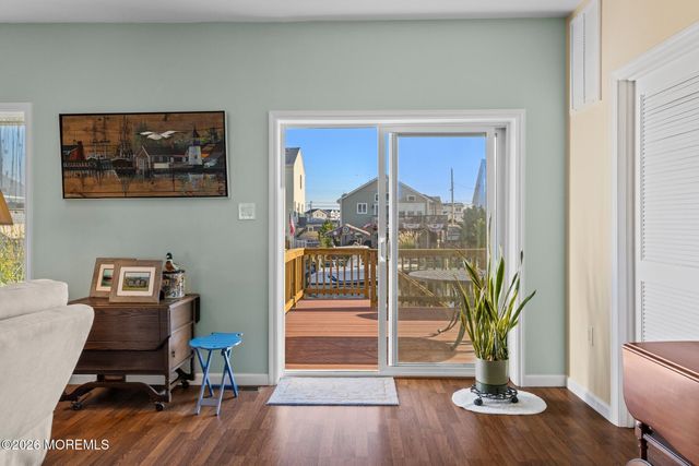 67 Glenn Drive, Manahawkin, NJ 08050