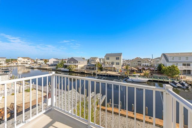 67 Glenn Drive, Manahawkin, NJ 08050