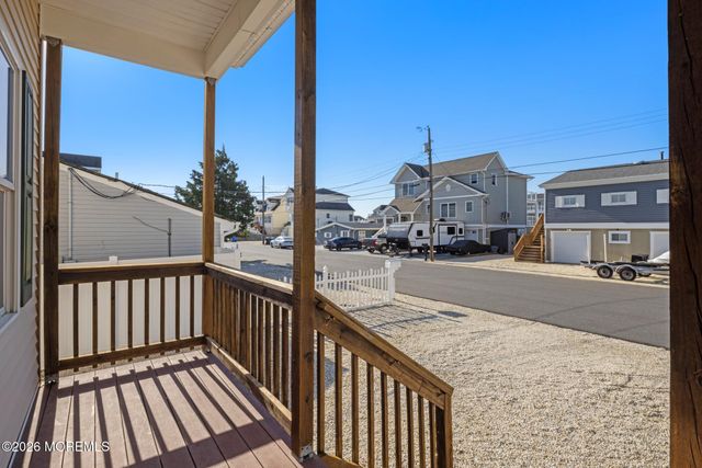 67 Glenn Drive, Manahawkin, NJ 08050
