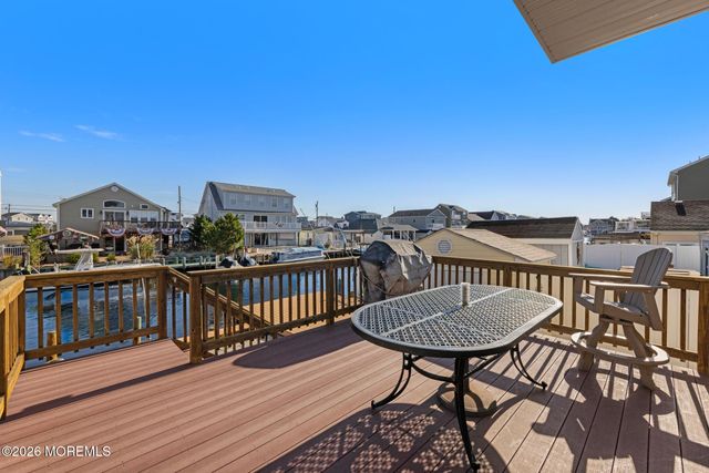67 Glenn Drive, Manahawkin, NJ 08050