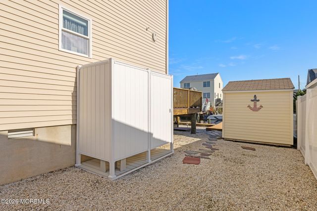 67 Glenn Drive, Manahawkin, NJ 08050