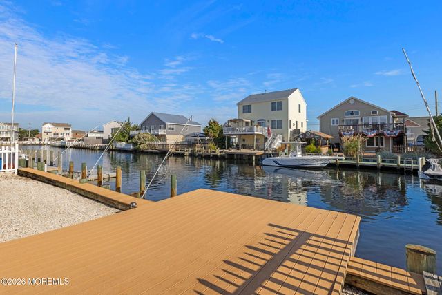 67 Glenn Drive, Manahawkin, NJ 08050