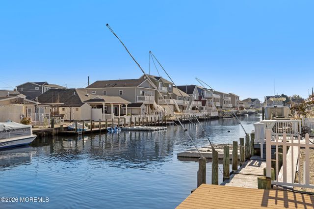 67 Glenn Drive, Manahawkin, NJ 08050
