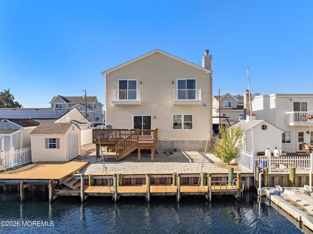 67 Glenn Drive, Manahawkin, NJ 08050