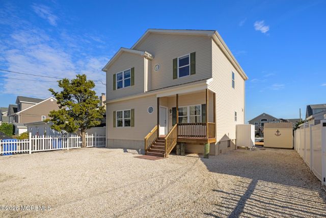 67 Glenn Drive, Manahawkin, NJ 08050