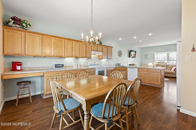 67 Glenn Drive, Manahawkin, NJ 08050