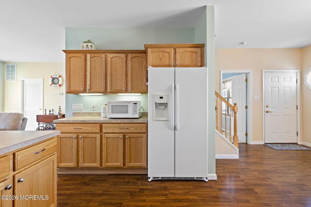 67 Glenn Drive, Manahawkin, NJ 08050