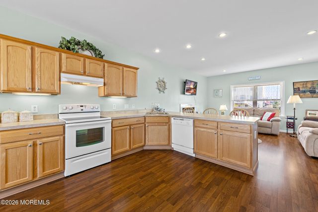 67 Glenn Drive, Manahawkin, NJ 08050