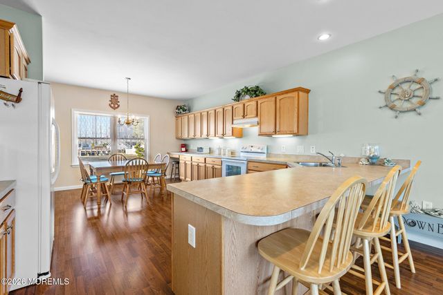 67 Glenn Drive, Manahawkin, NJ 08050