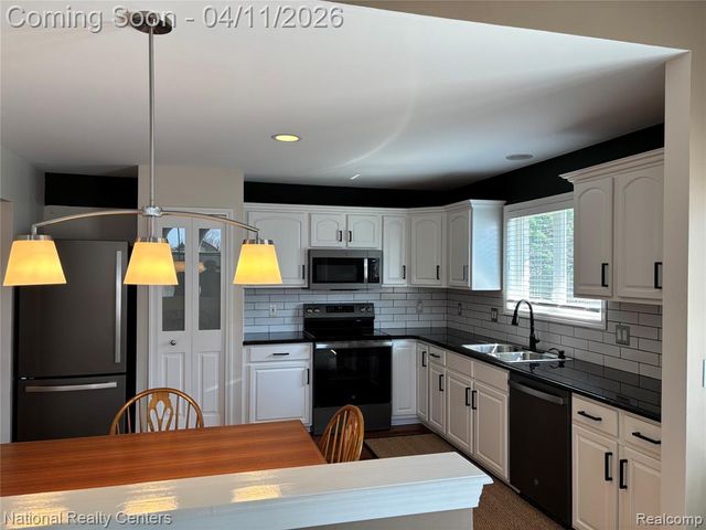 52242 Mitchell Lane 18, Macomb, MI 48042