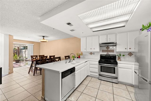 11394 Azure Court, Fontana, CA 92337