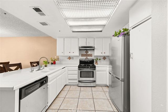 11394 Azure Court, Fontana, CA 92337