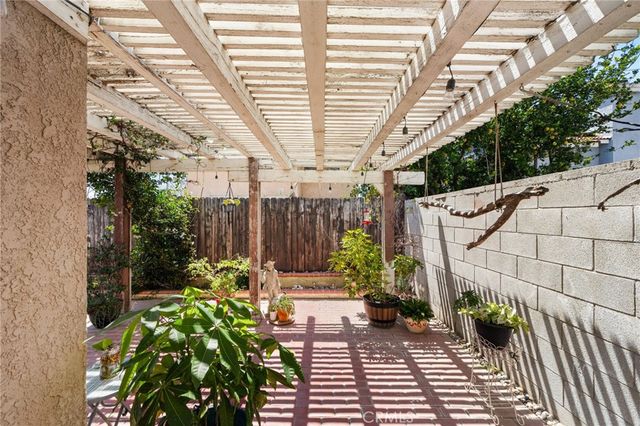 11394 Azure Court, Fontana, CA 92337
