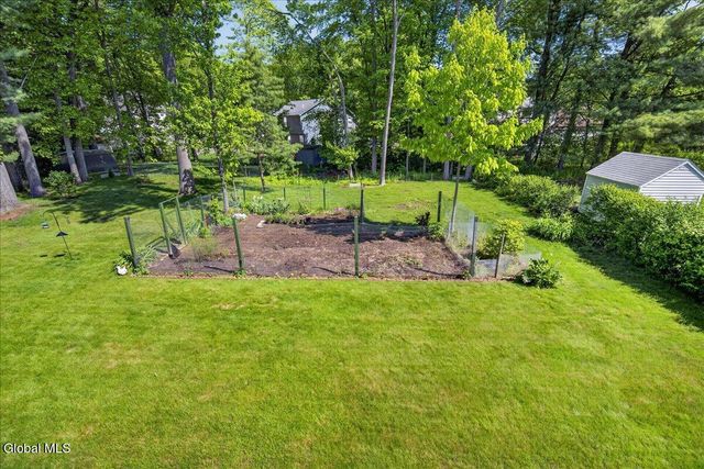 12 Cherry Lane, Clifton Park, NY 12065