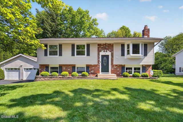 12 Cherry Lane, Clifton Park, NY 12065