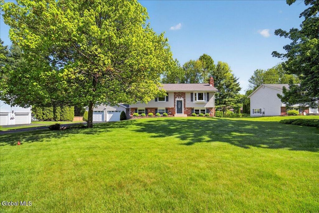 12 Cherry Lane, Clifton Park, NY 12065