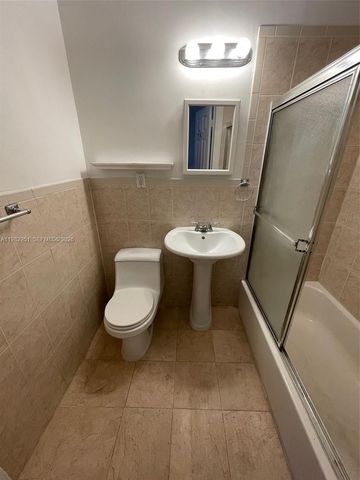 1611 Michigan Ave 15, Miami Beach, FL 33139