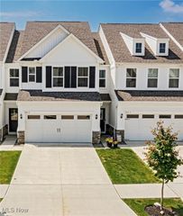 855-2 Dipper Lane, Aurora, OH 44202