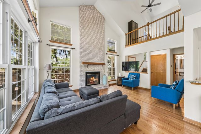 2216 Seaver Lane 2216, Hoffman Estates, IL 60169