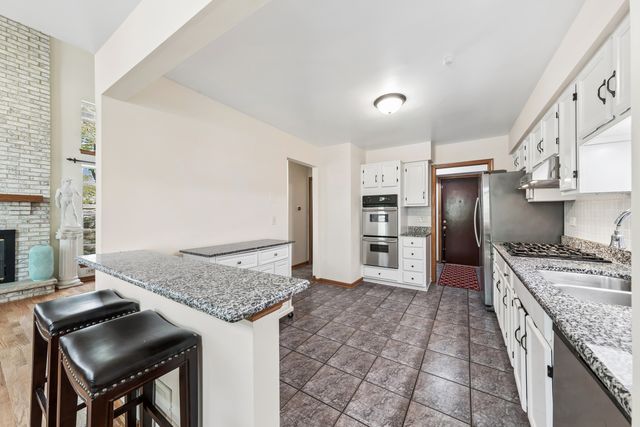 2216 Seaver Lane 2216, Hoffman Estates, IL 60169