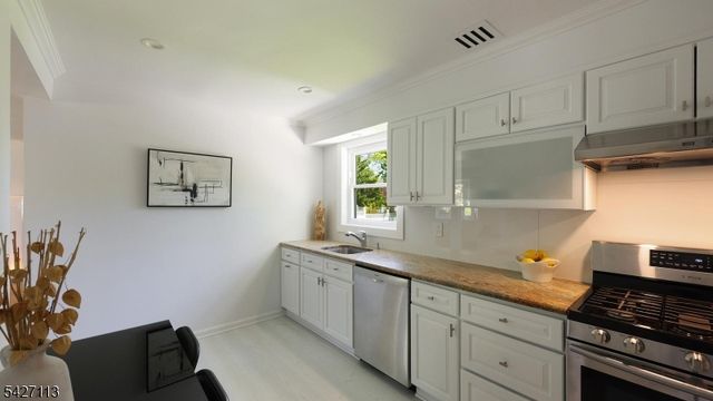 221 Ayliffe Ave, Westfield Town, NJ 07090