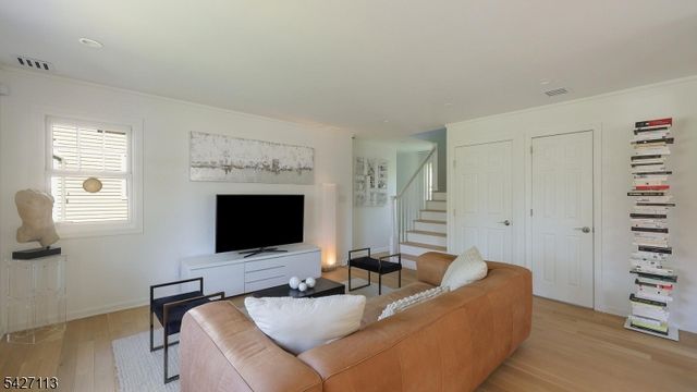 221 Ayliffe Ave, Westfield Town, NJ 07090
