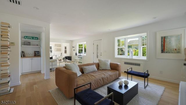 221 Ayliffe Ave, Westfield Town, NJ 07090