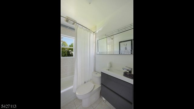 221 Ayliffe Ave, Westfield Town, NJ 07090
