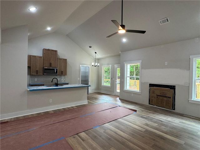 875 Lynn Avenue, Jefferson, GA 30549
