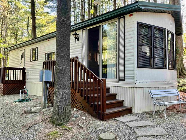 95 Valley of The Pines Trail, Angola, IN 46703
