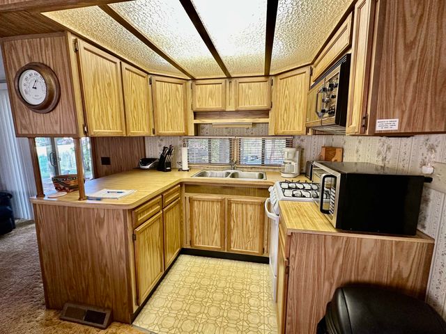 95 Valley of The Pines Trail, Angola, IN 46703