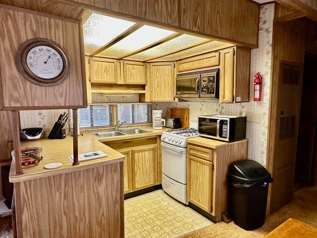 95 Valley of The Pines Trail, Angola, IN 46703