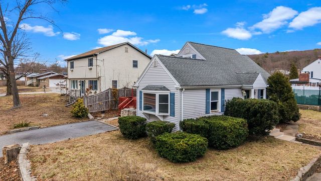 2 Whitman Street, Smithfield, RI 02917