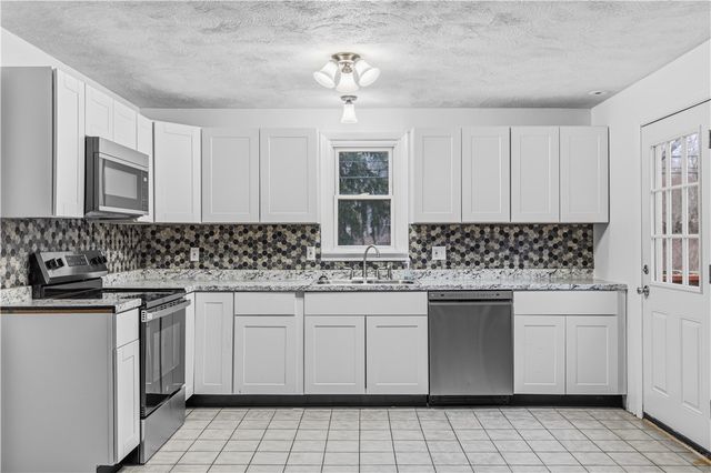 2 Whitman Street, Smithfield, RI 02917