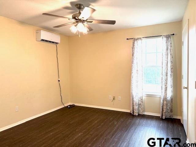 1805 Park Lane Circle, Jacksonville, TX 75766