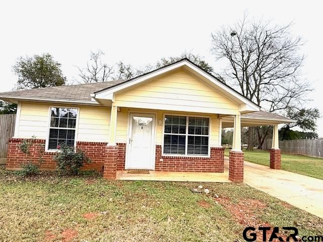 1805 Park Lane Circle, Jacksonville, TX 75766