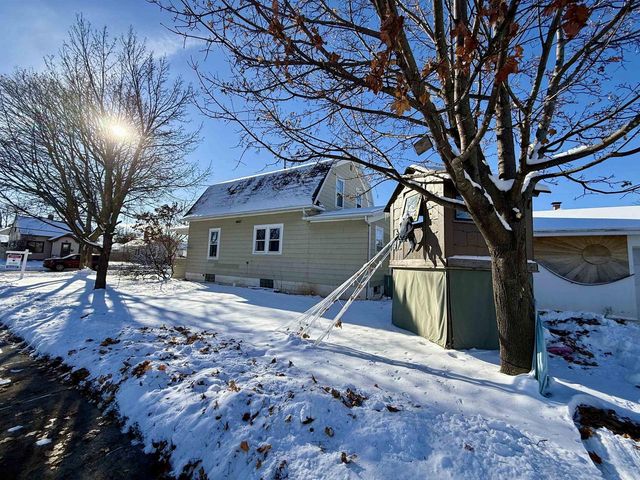 422 E 2ND STREET, Kimberly, WI 54136