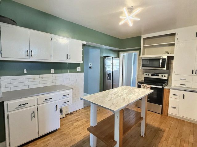 422 E 2ND STREET, Kimberly, WI 54136