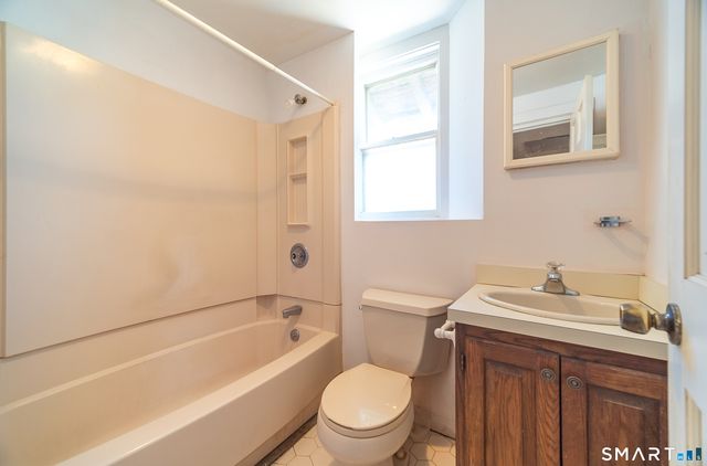 459 East Avenue, Bridgeport, CT 06610