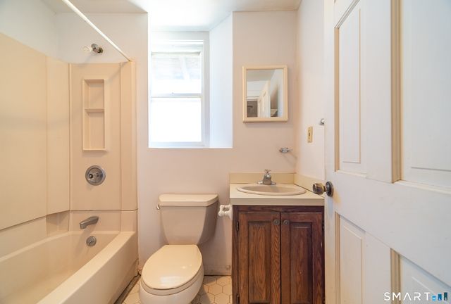 459 East Avenue, Bridgeport, CT 06610