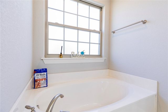 4 Edenhall Lane, Bella Vista, AR 72714