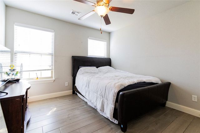 4 Edenhall Lane, Bella Vista, AR 72714