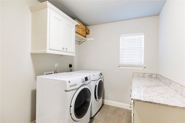 4 Edenhall Lane, Bella Vista, AR 72714