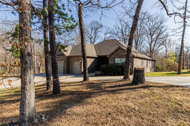 4 Edenhall Lane, Bella Vista, AR 72714