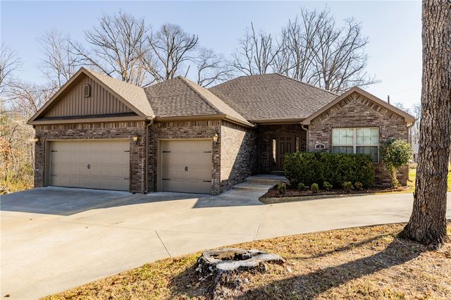 4 Edenhall Lane, Bella Vista, AR 72714