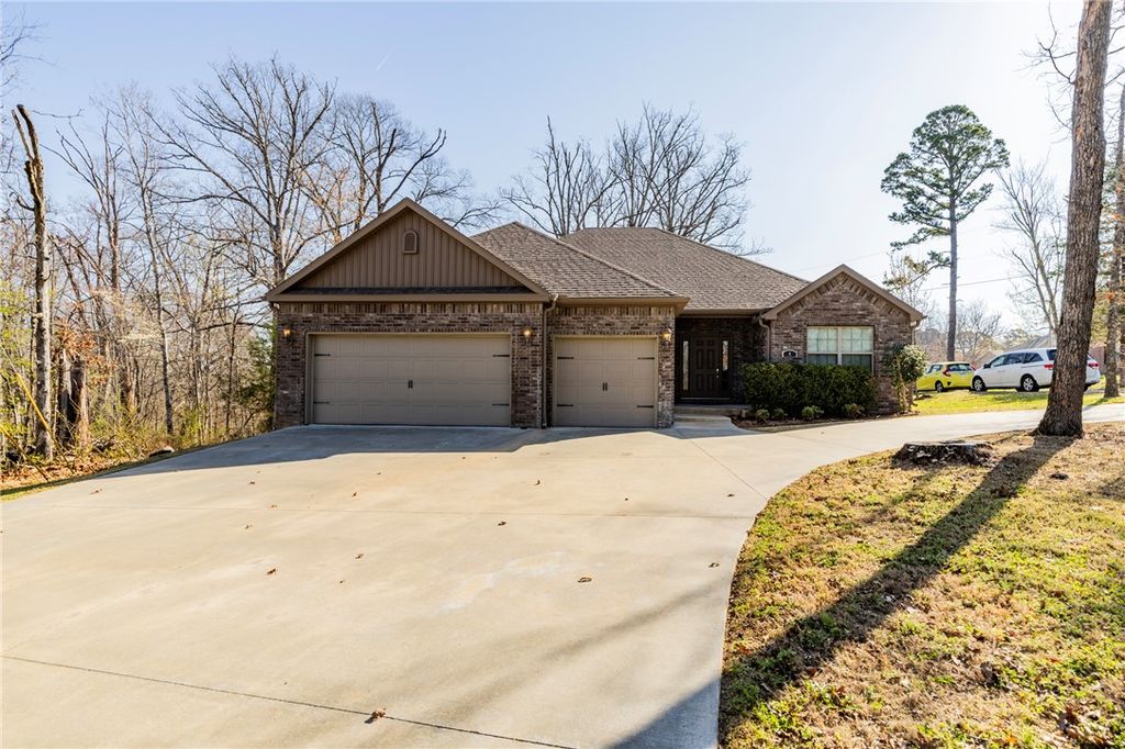 4 Edenhall Lane, Bella Vista, AR 72714