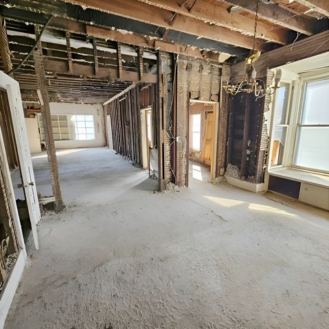 212 S Tryon Street, Woodstock, IL 60098